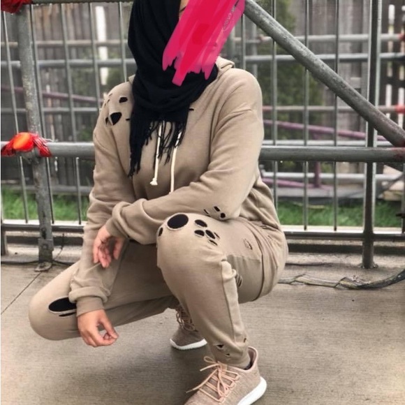 Hoodie with pants - Picture 1 of 5